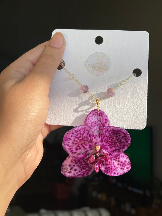 Lioulin Orchid Necklace