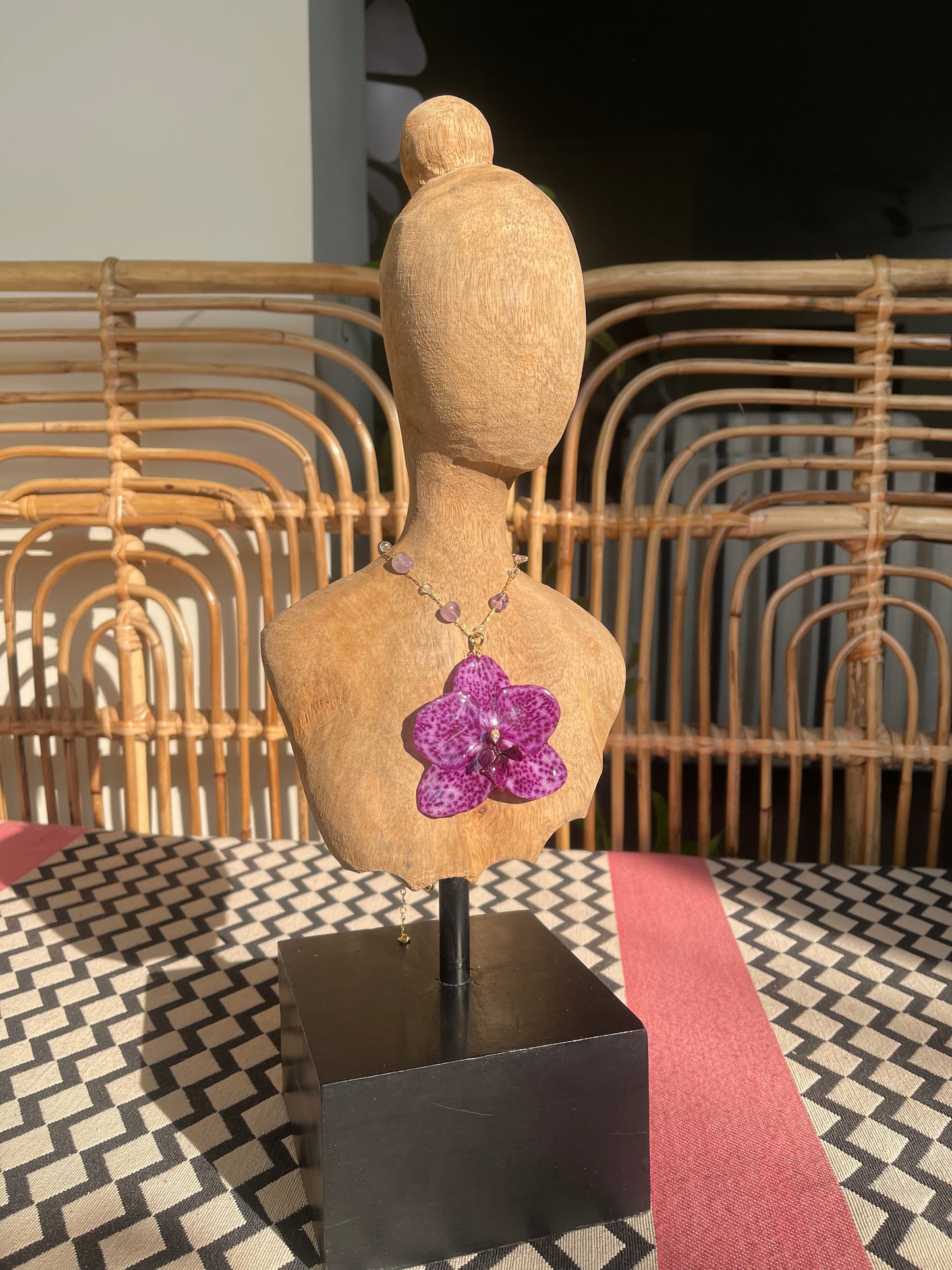 Lioulin Orchid Necklace